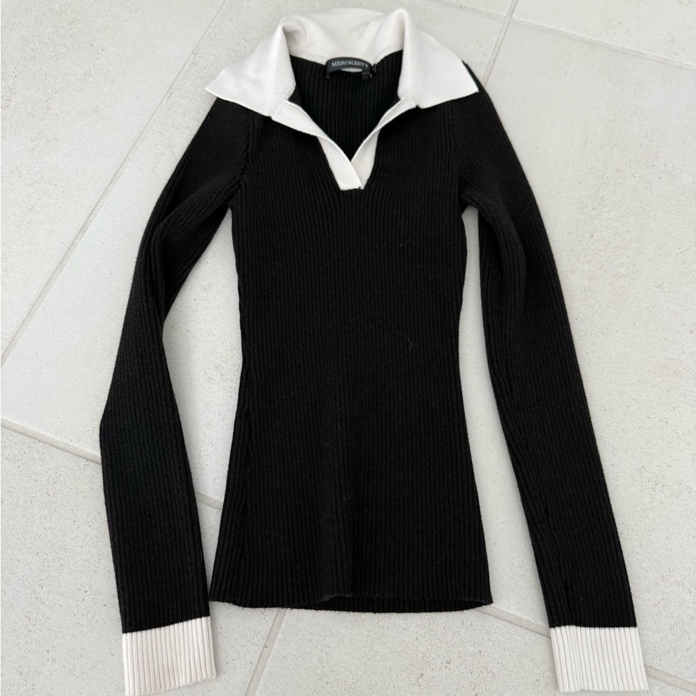 Sweater with White Collar and Cuffs